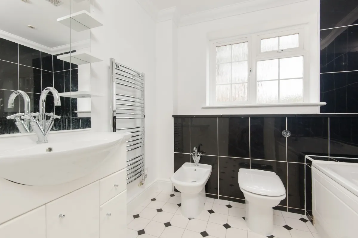 Midway Walton-On-Thames KT12, photo 12