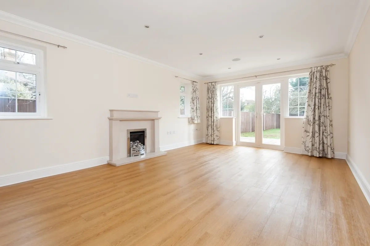Midway Walton-On-Thames KT12, photo 2