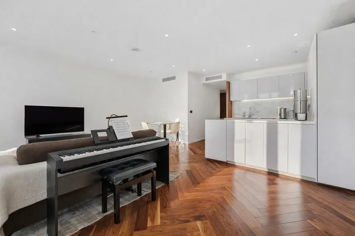 Embassy Gardens, SW11, photo 12