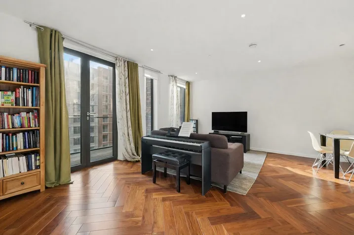 Embassy Gardens, SW11, photo 11