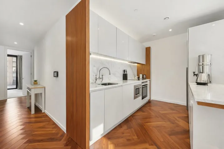 Embassy Gardens, SW11, photo 8