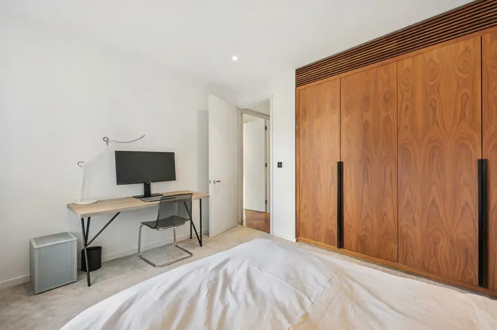 Embassy Gardens, SW11, photo 4