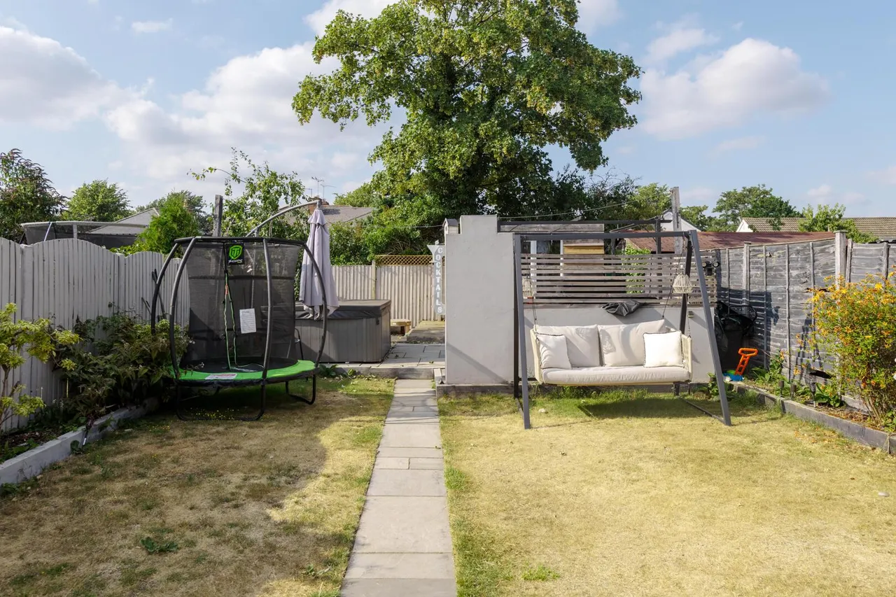 Aggborough Crescent, Kidderminster, photo 18