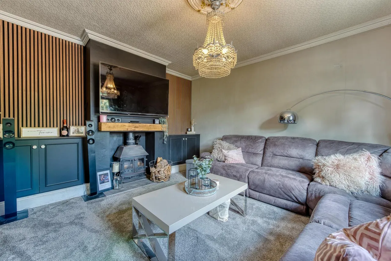 Aggborough Crescent, Kidderminster, photo 3