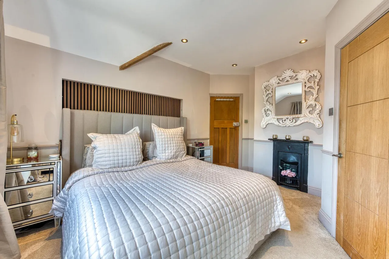 Aggborough Crescent, Kidderminster, photo 12