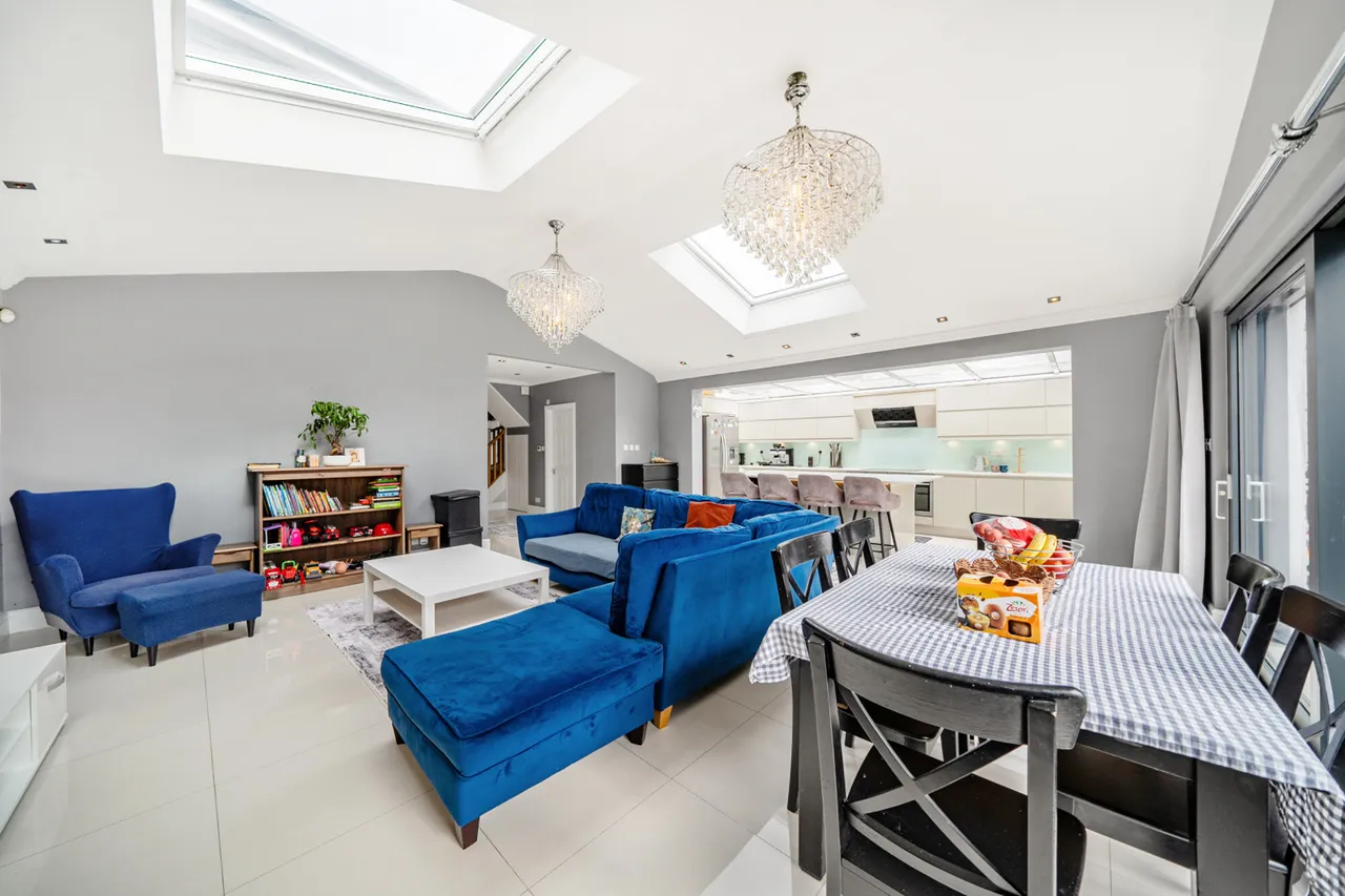 Islip Gardens, Northolt, UB5, photo 2