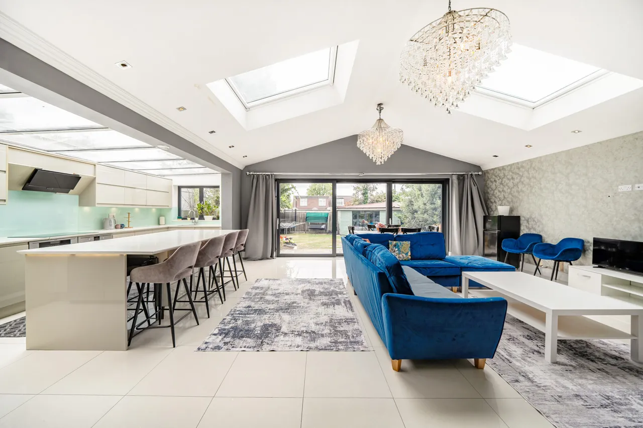 Islip Gardens, Northolt, UB5, photo 3