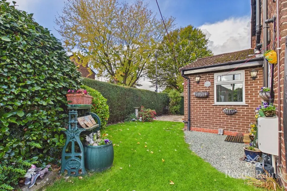 Northenden Road, Sale, M33, photo 24