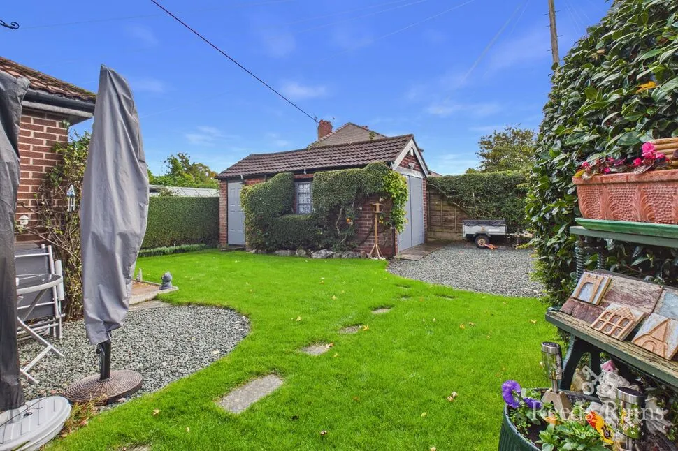 Northenden Road, Sale, M33, photo 22