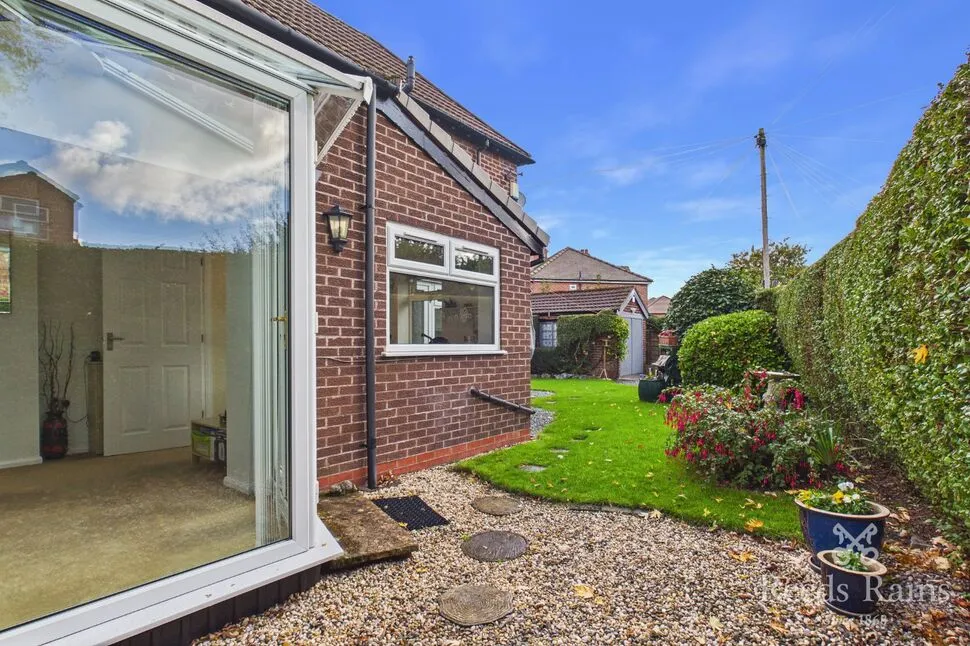 Northenden Road, Sale, M33, photo 8