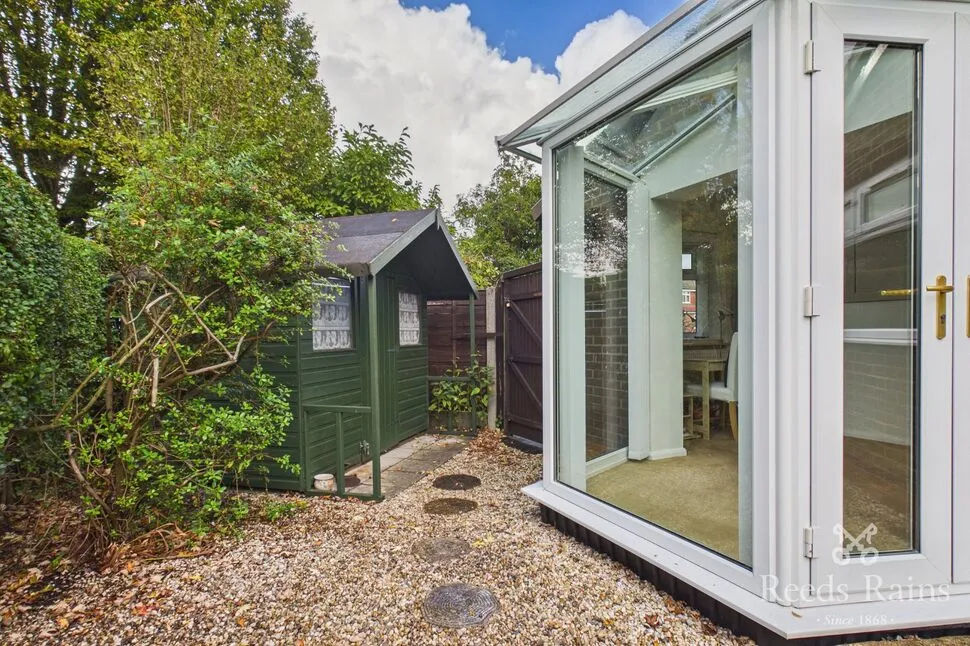 Northenden Road, Sale, M33, photo 21