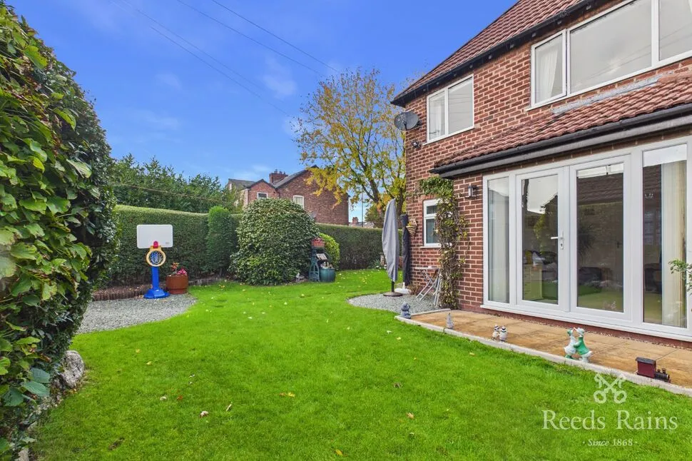 Northenden Road, Sale, M33, photo 23