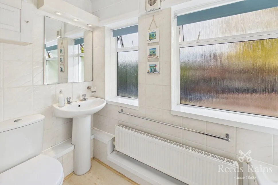 Northenden Road, Sale, M33, photo 16