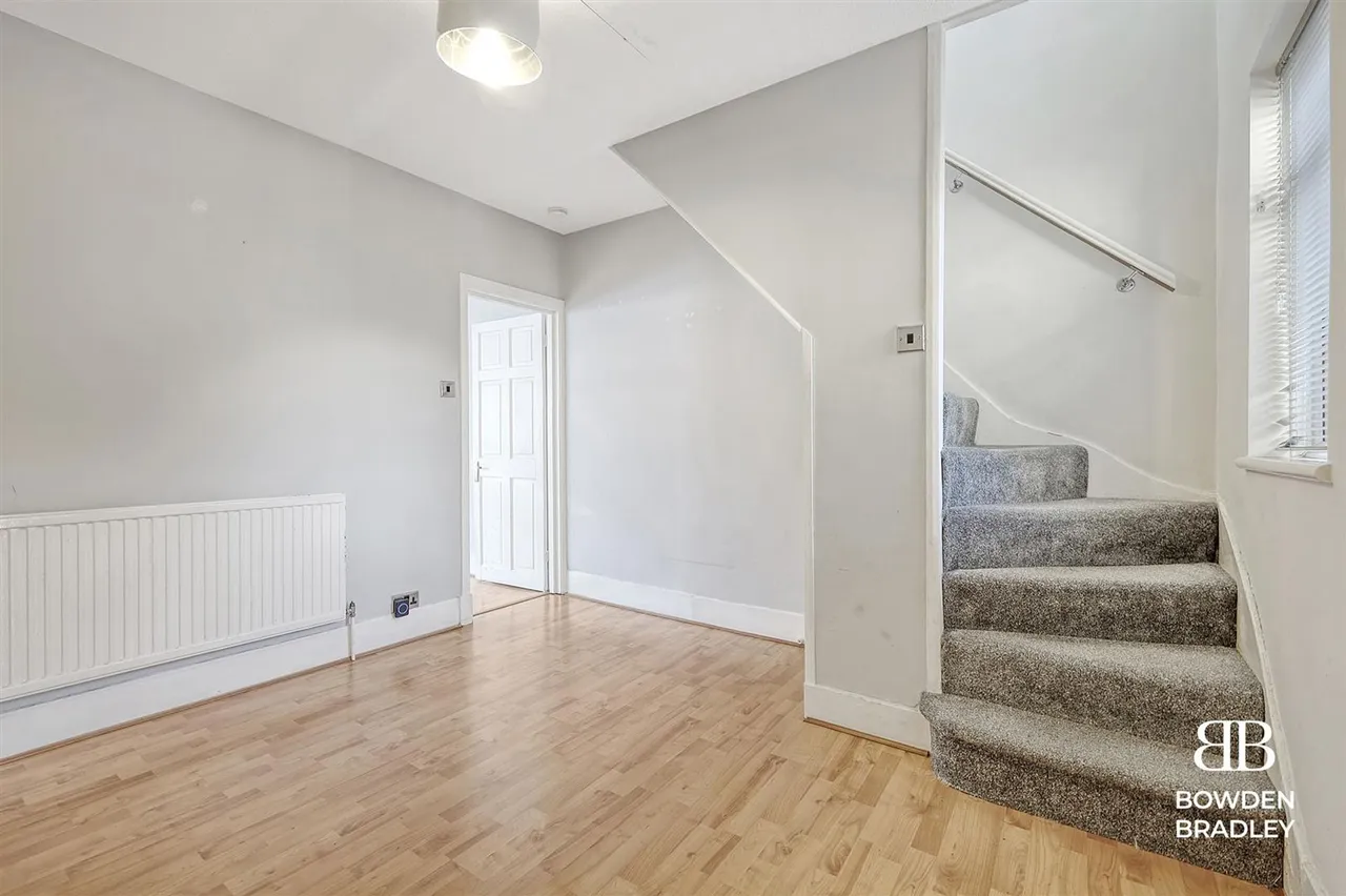 Tomswood Hill, Hainault, IG6, photo 7