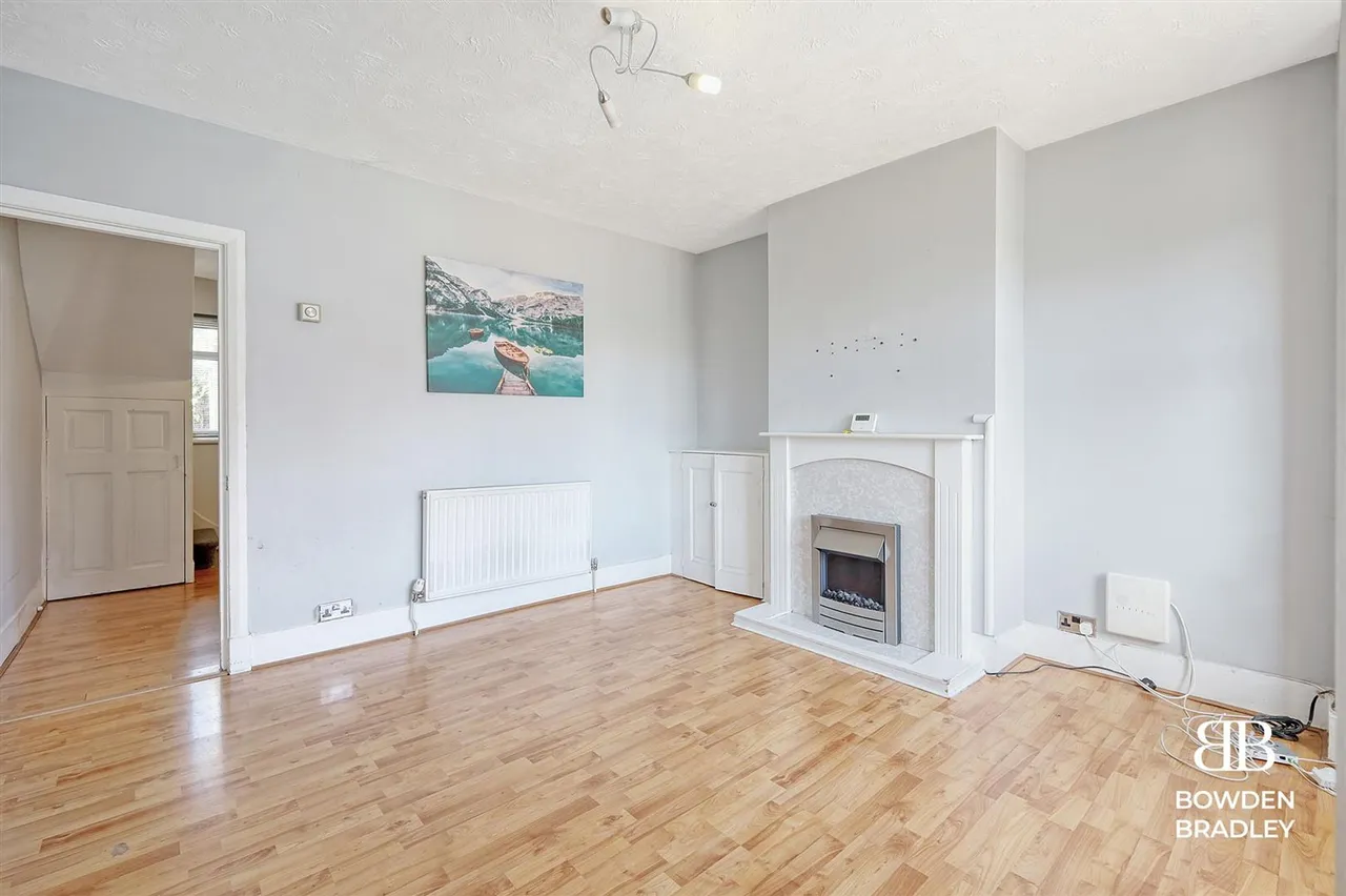 Tomswood Hill, Hainault, IG6, photo 2