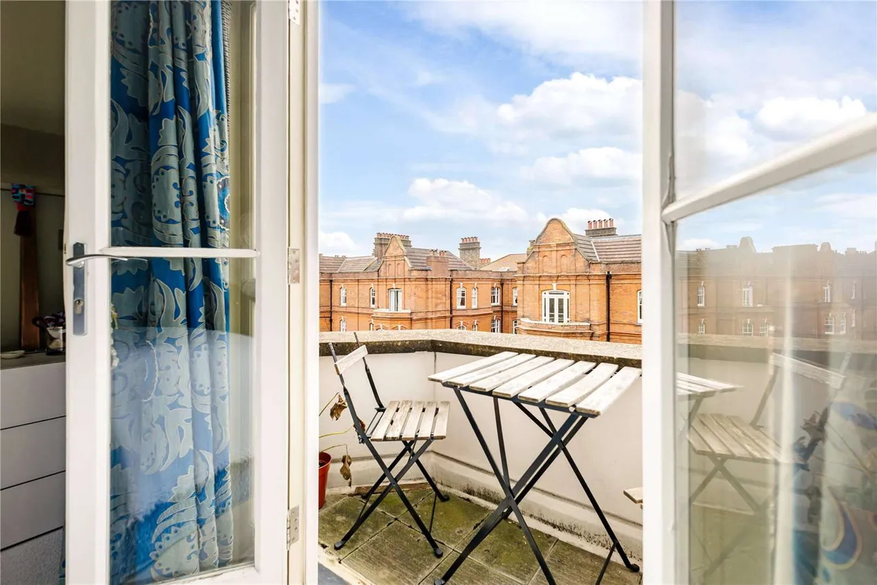 Faraday Mansions, Queens Club Garden's, Fulham, London, W14 9RH, photo 9