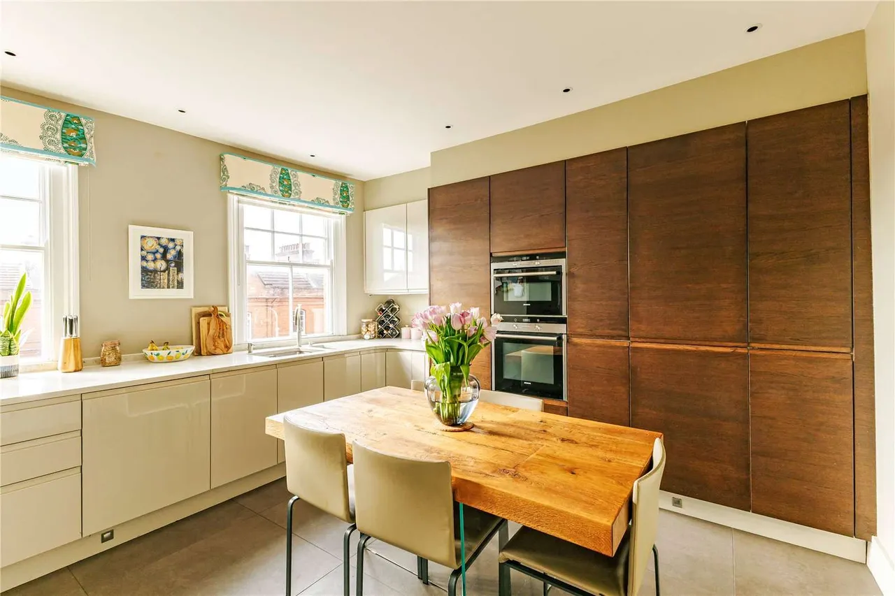 Faraday Mansions, Queens Club Garden's, Fulham, London, W14 9RH, photo 4