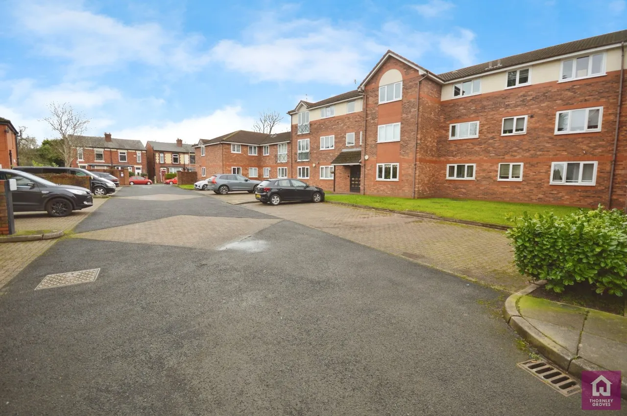 Bury New Road, Prestwich, M25, photo 8