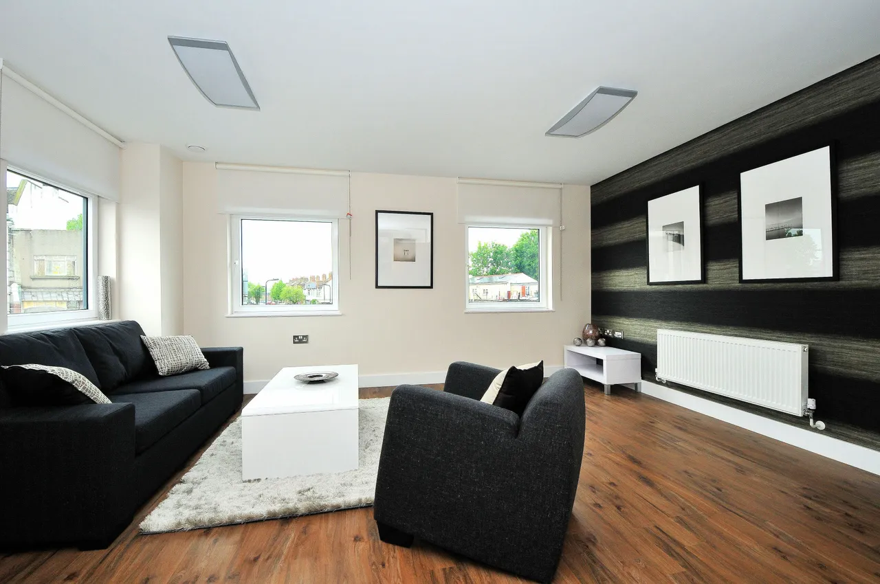 2 bed flat to rent — 214 TRS Apartments, The Green, Southall
