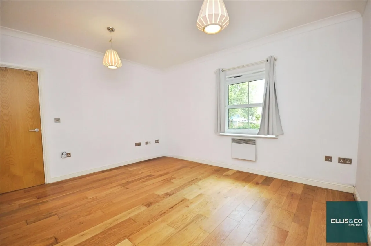 High Road, North Finchley, N12, photo 5