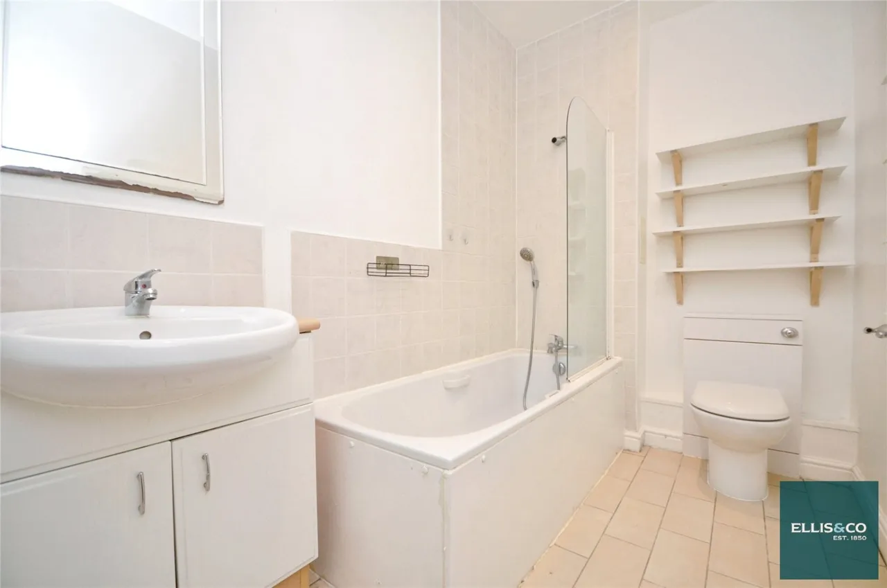 High Road, North Finchley, N12, photo 4