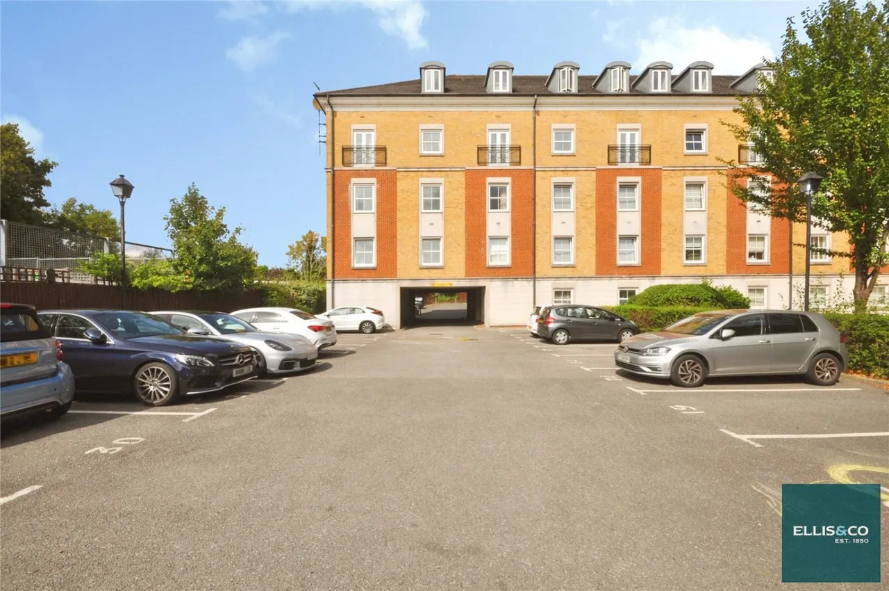 High Road, North Finchley, N12, photo 9