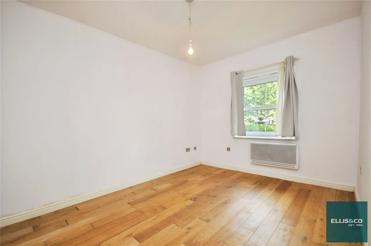 High Road, North Finchley, N12, photo 3
