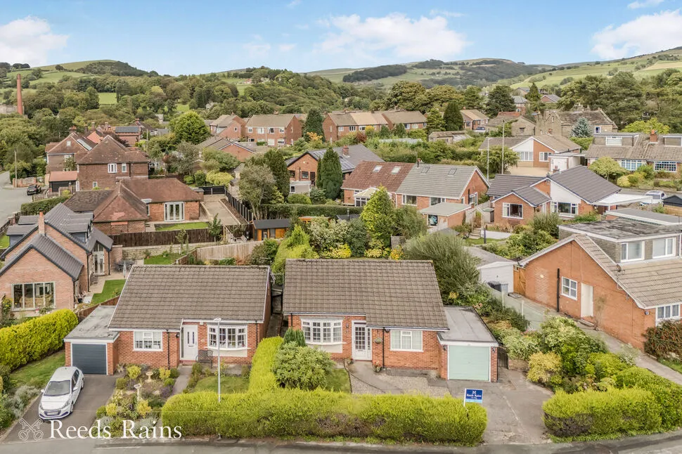3 bed house for sale — Birchway, Bollington, Cheshire, SK10