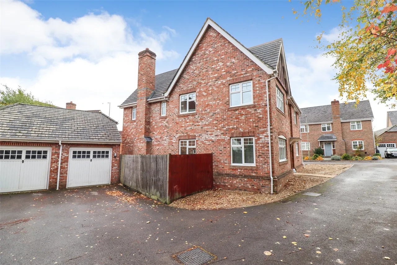 Marrow Meade, Fleet, Hampshire, GU51 1HH, photo 15