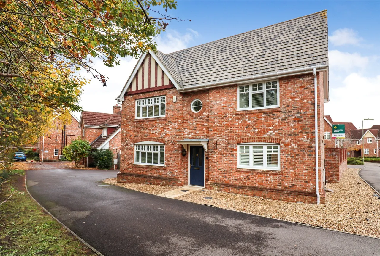 4 bed house for sale — Marrow Meade, Fleet, Hampshire, GU51 1HH