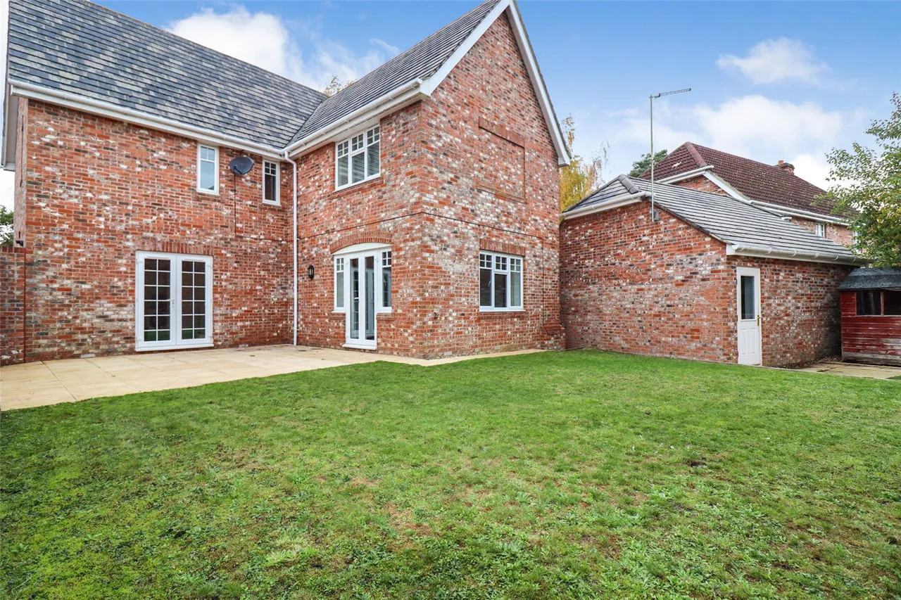 Marrow Meade, Fleet, Hampshire, GU51 1HH, photo 4