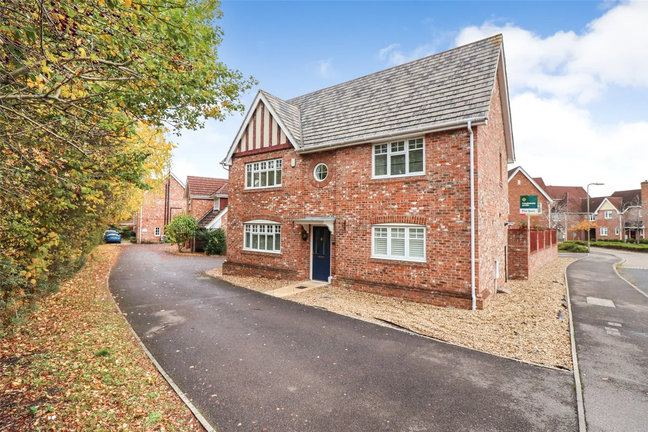 Marrow Meade, Fleet, Hampshire, GU51 1HH, photo 16