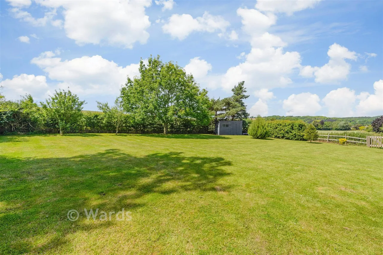 Beesfield Lane, Farningham, DA4, photo 18