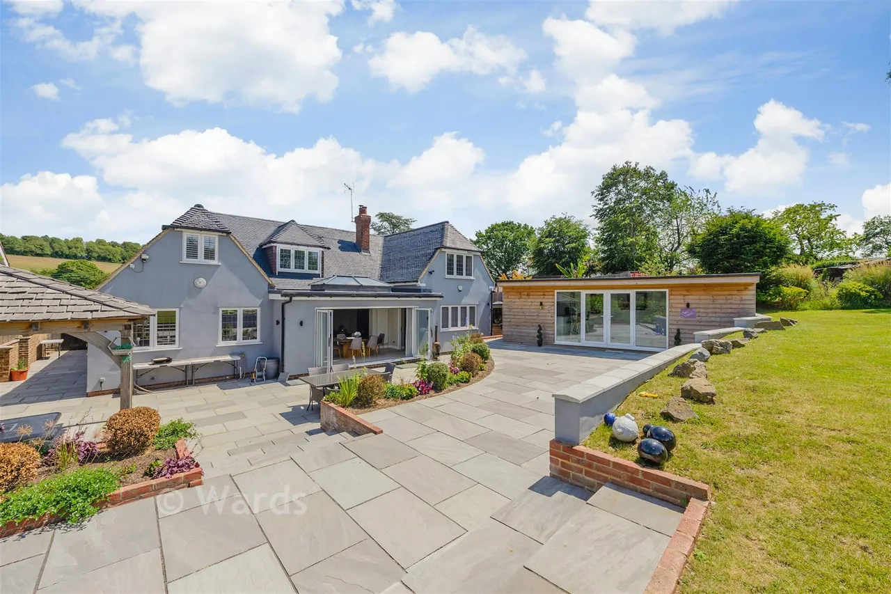 Beesfield Lane, Farningham, DA4, photo 2