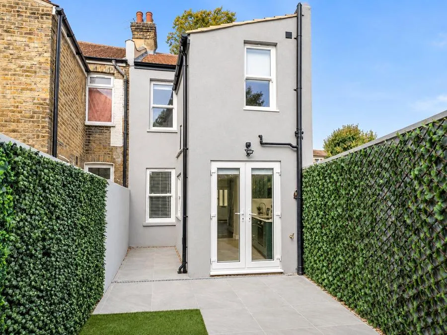 Cemetery Road, London, E7, photo 14