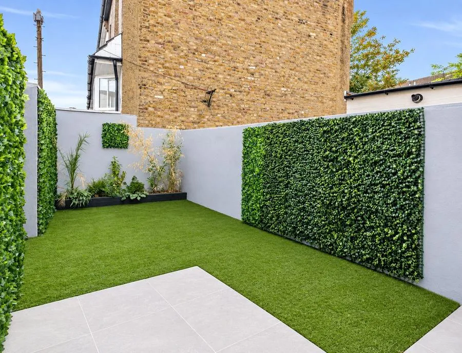 Cemetery Road, London, E7, photo 16