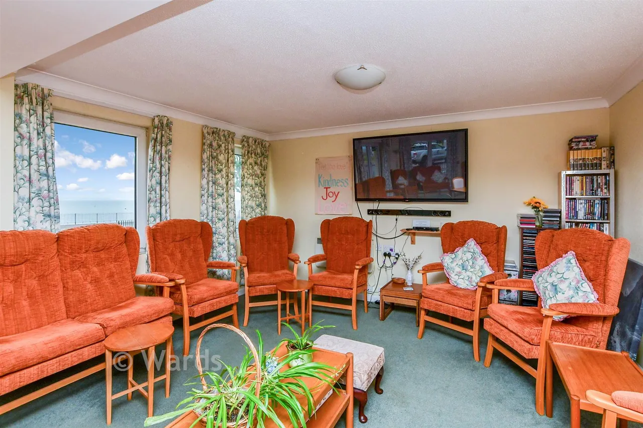 Wellington Crescent, Ramsgate, CT11, photo 9