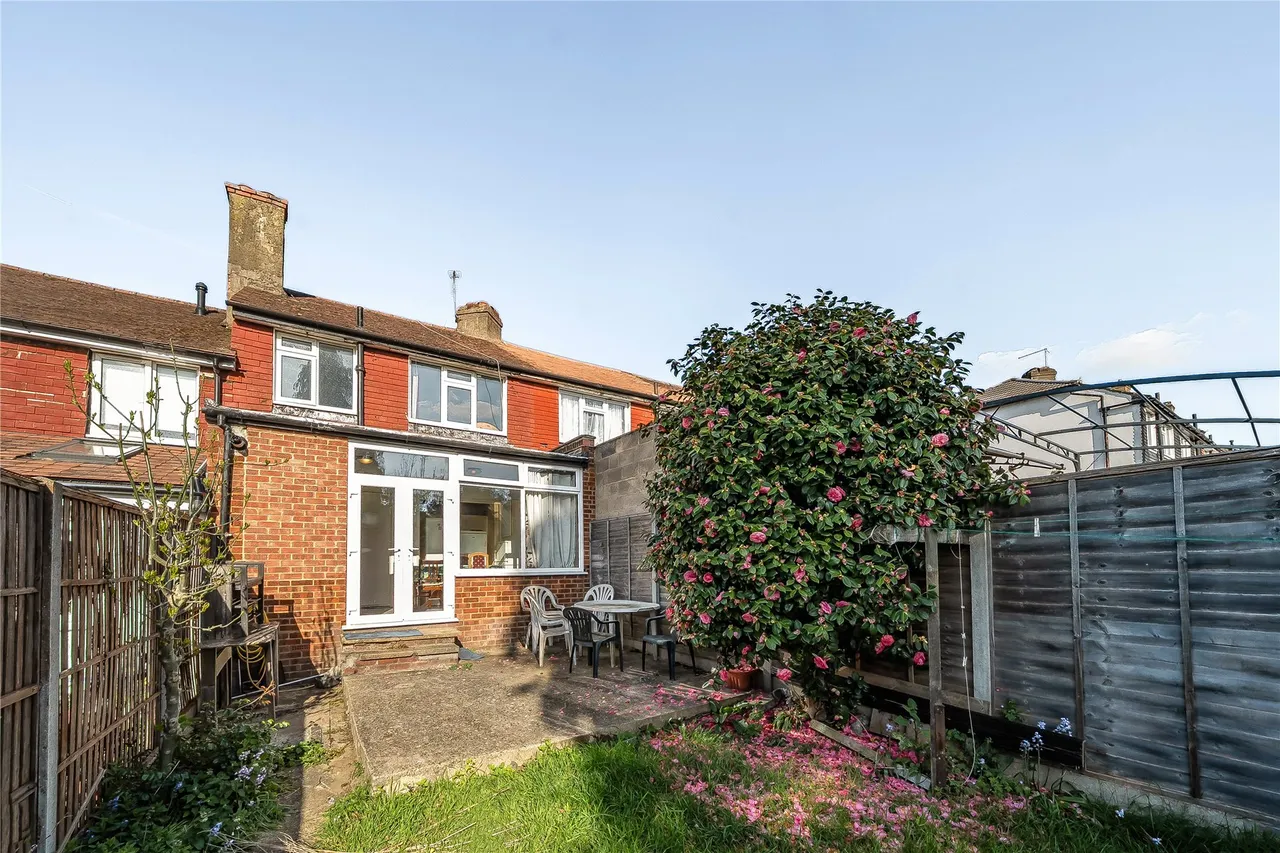 3 bed house for sale, Meadway, Surbiton, KT5