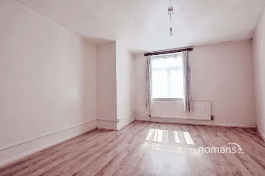 Lych Gate Walk, Hayes, UB3, photo 5