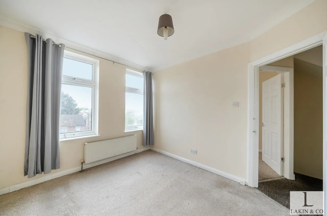 Kingshill Avenue, Hayes, UB4 8BY, photo 8