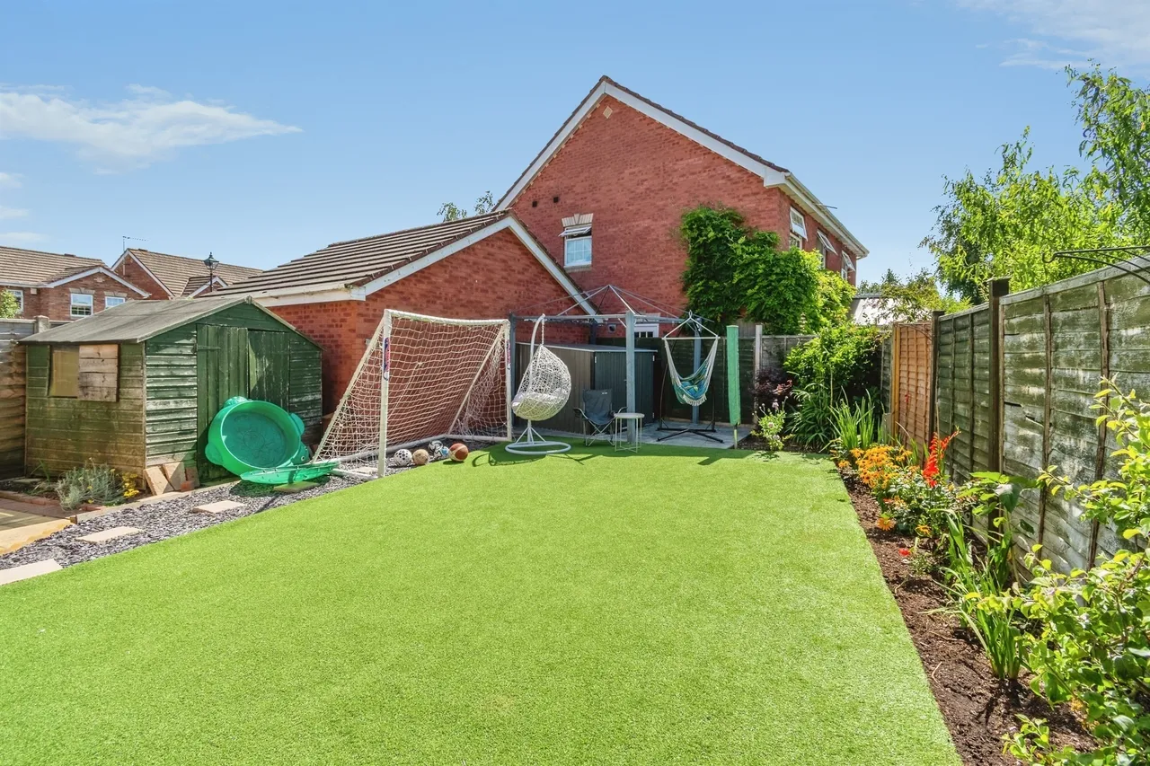 Sandpiper Gardens, Chippenham, SN14, photo 18