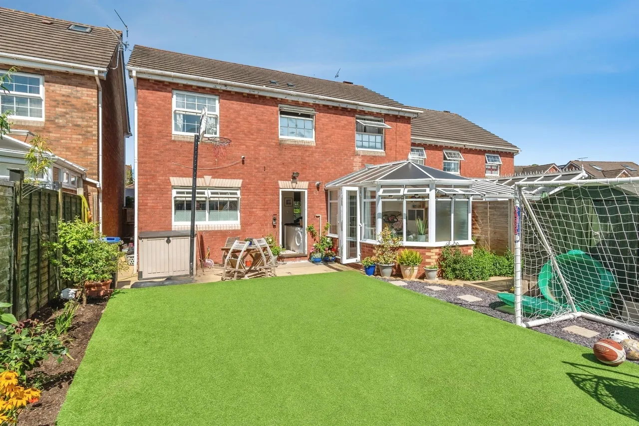 Sandpiper Gardens, Chippenham, SN14, photo 19