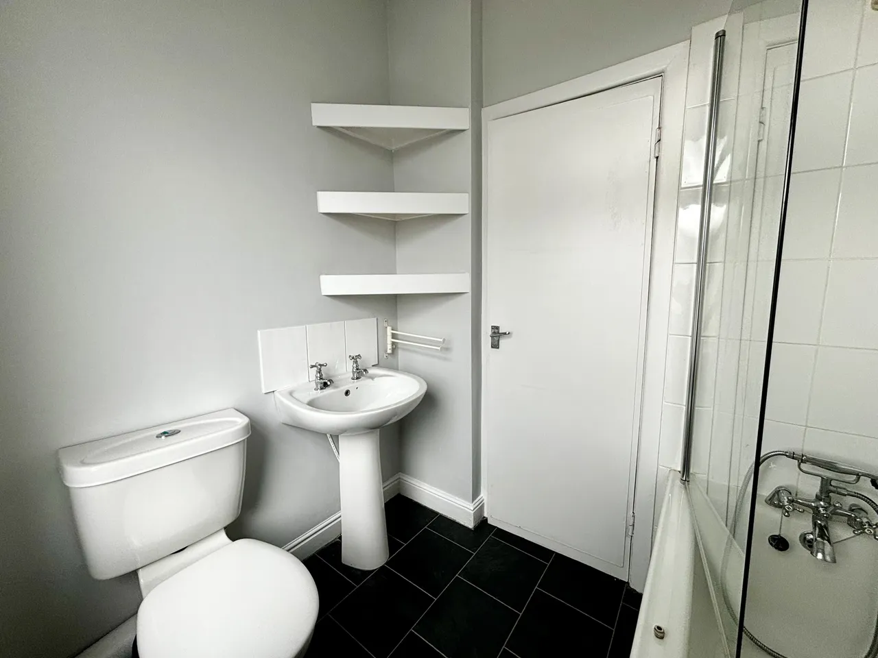 Castle Street, Hapton, photo 12