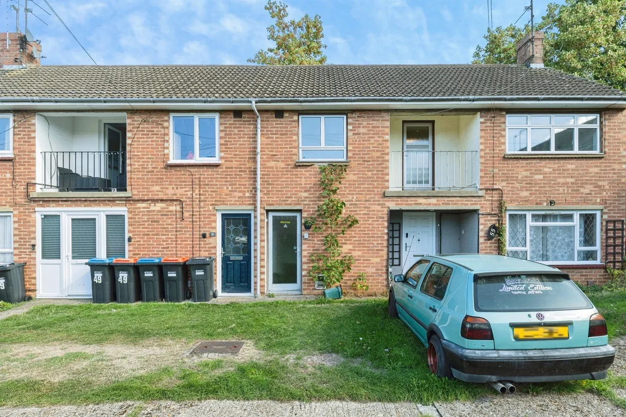 2 bed flat for sale, Boundary Crescent, Stony Stratford, MK11
