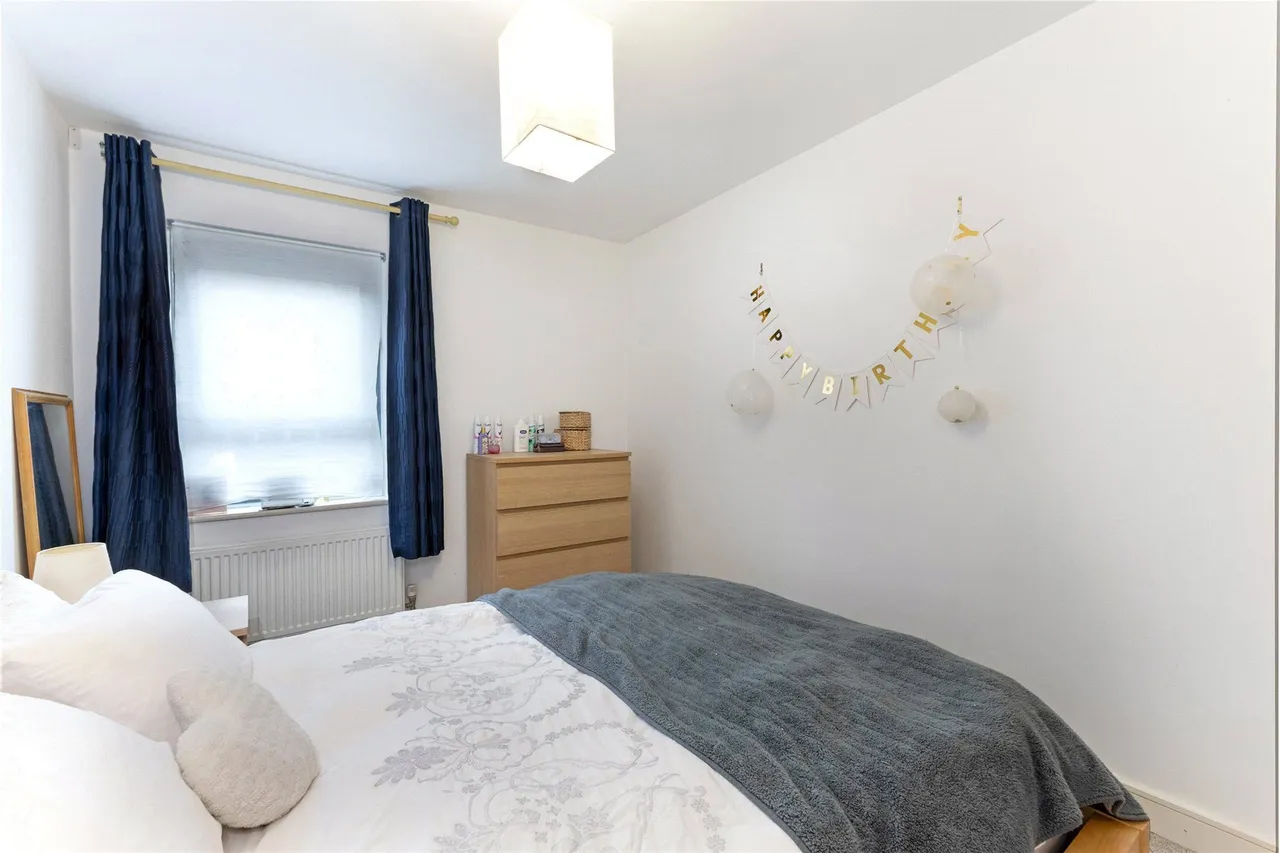Battersea Park Road, London, SW11, photo 10