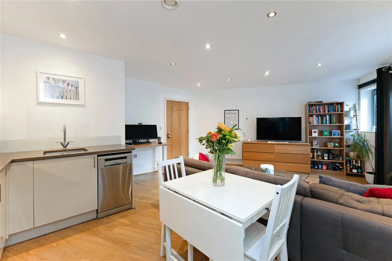 Battersea Park Road, London, SW11, photo 5