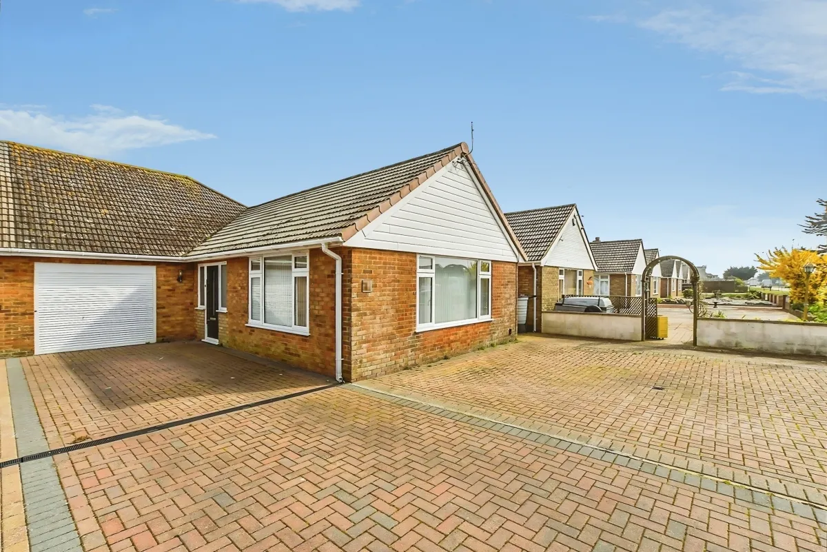 3 bed house to rent, Leonard Road, Greatstone, TN28