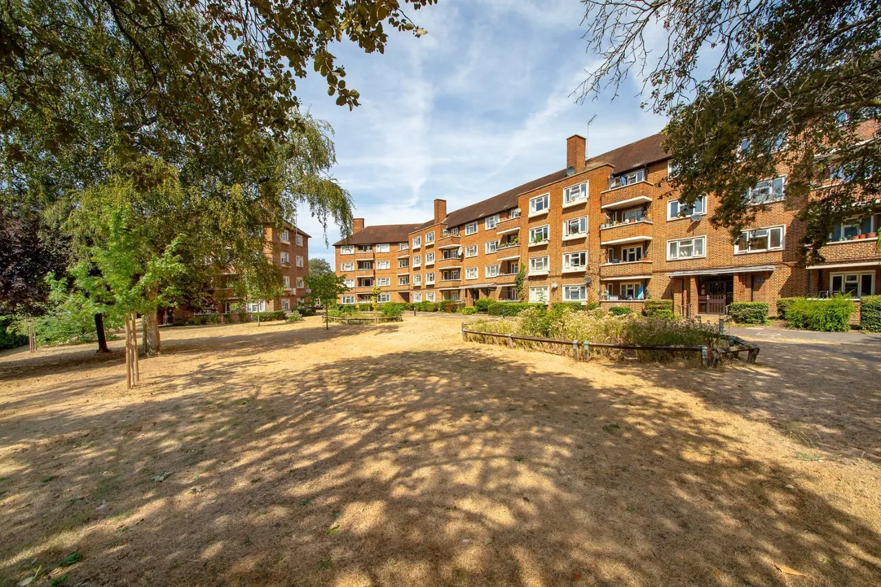 1 bed flat to rent, The Willoughbys, East Sheen, SW14