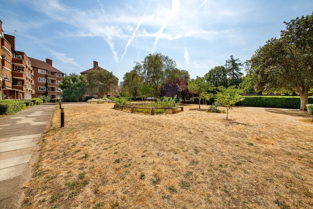 The Willoughbys, East Sheen, SW14, photo 15