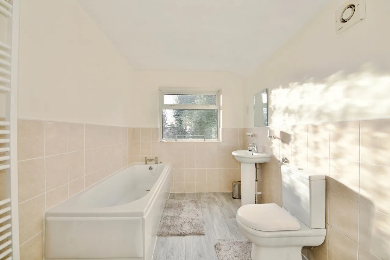 Birkbeck Road, ROMFORD, Essex, RM7, photo 11